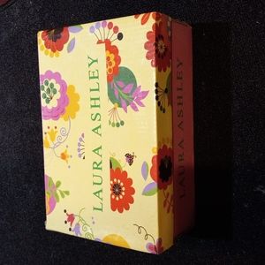 Laura Ashley Toddler 7 Bow Tie Sneakers